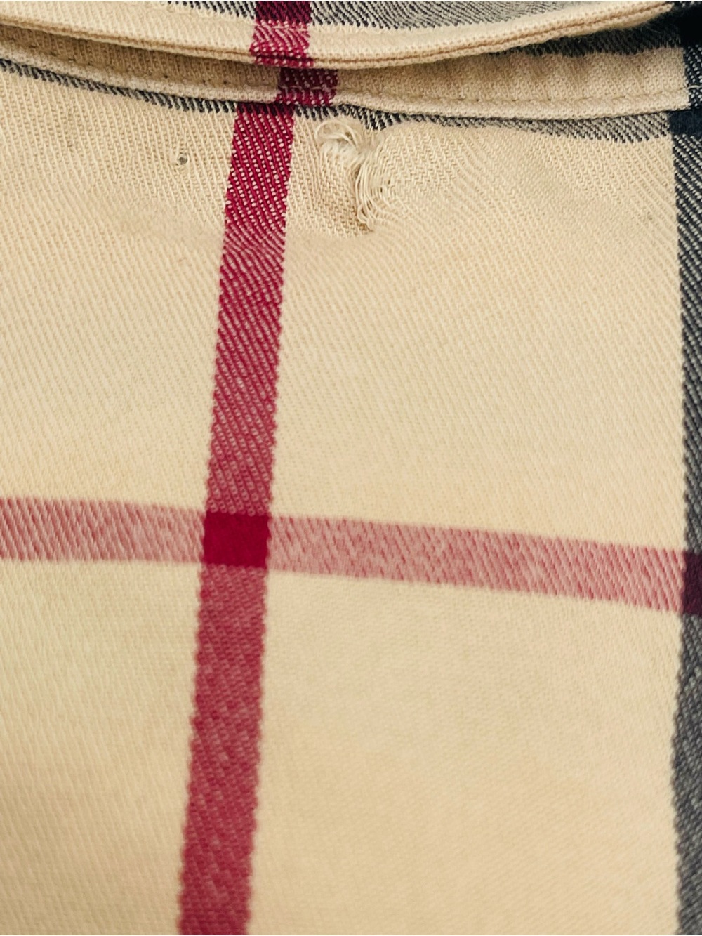 Burberry Classic Check Button-Down Women's Shirt - Beige/Black/Red size M - Picture 7 of 7